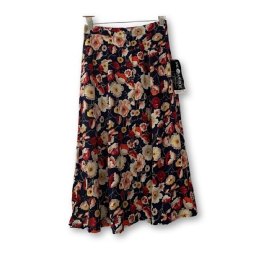 Beautiful flowery skirt